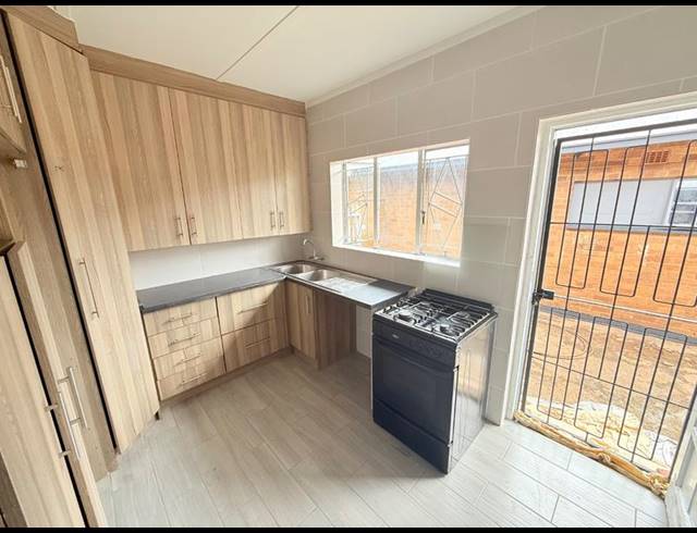 3 BEDROOM HOUSE FOR SALE IN VANDERBIJLPARK CW 5